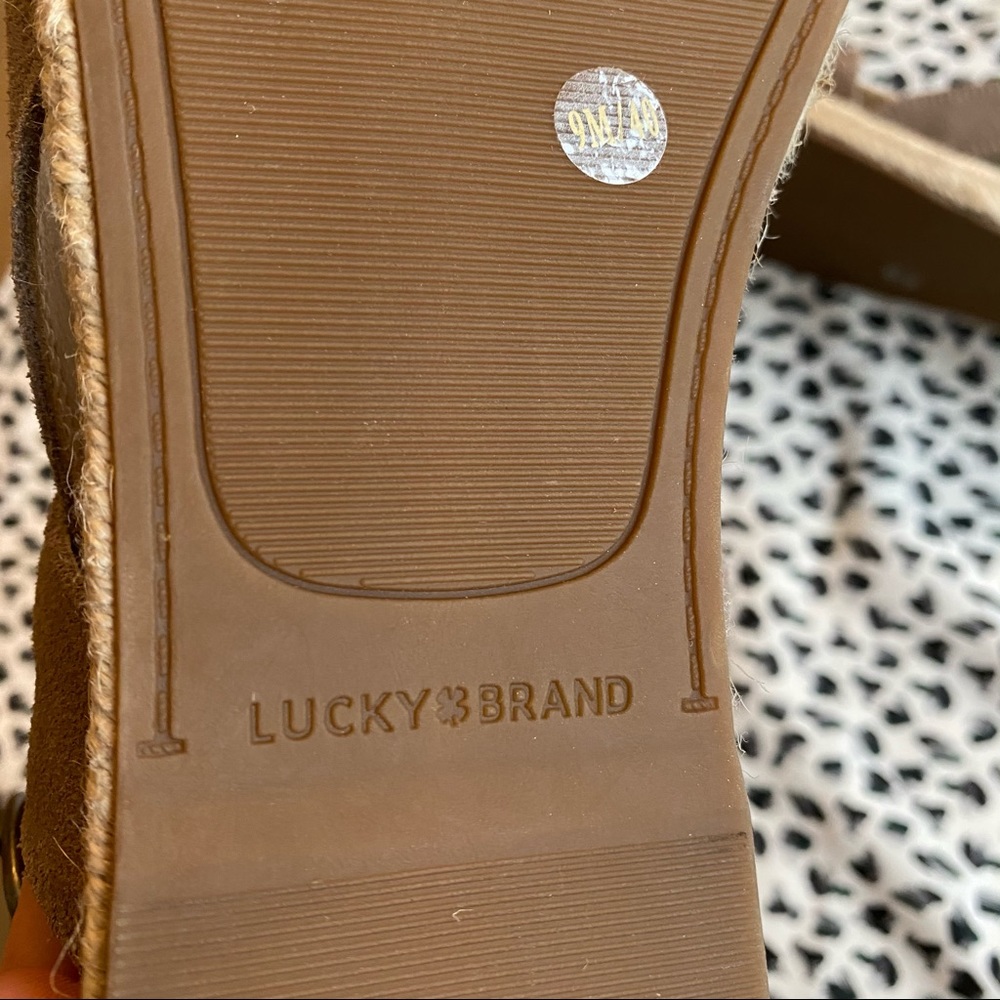 New Lucky Brand Gadine Suede T- Strap Sandals - Picture 9 of 13